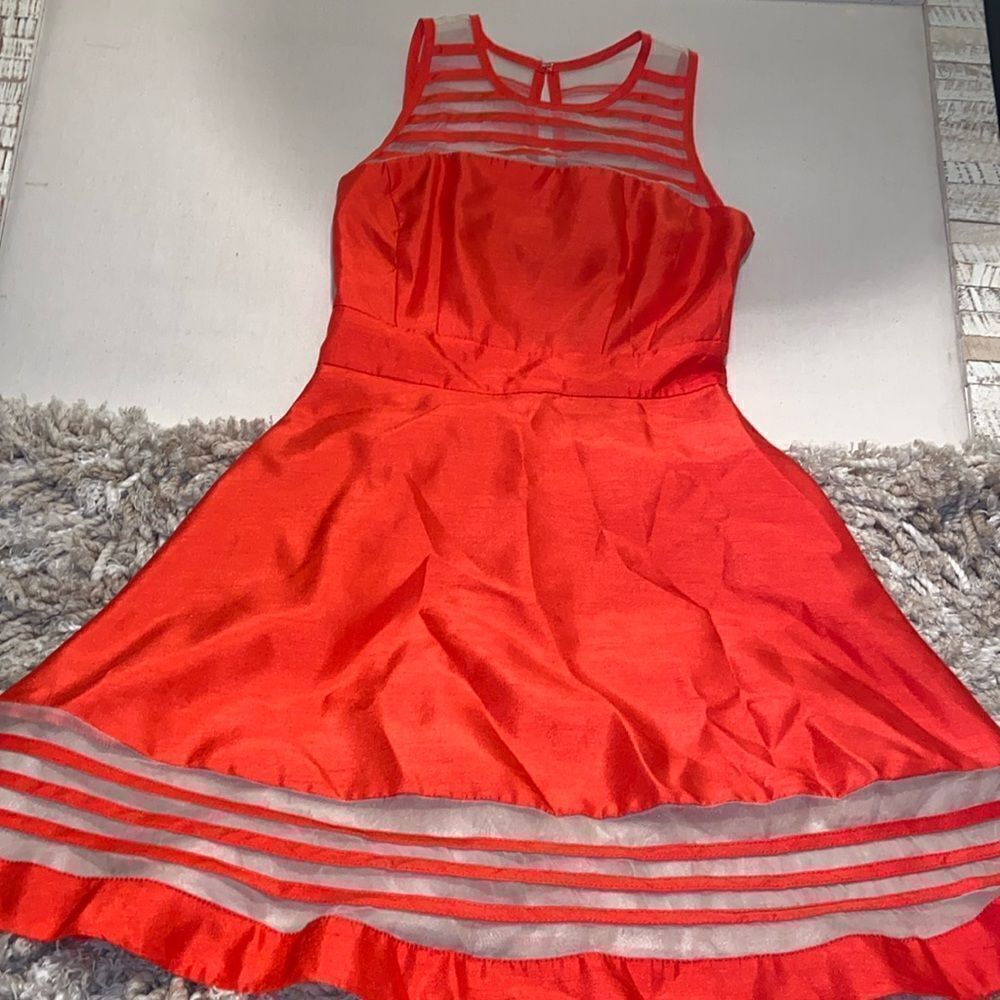 Taylor Women's Sheer Inlay Dressy Dress Size 6